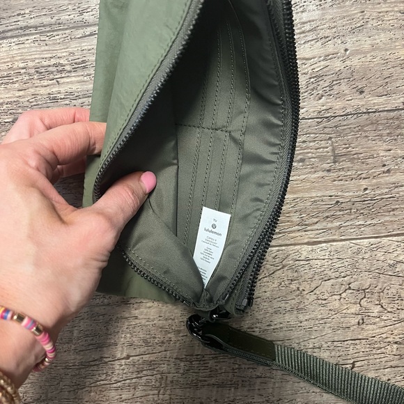 lululemon athletica Olive Belt Bag - Picture 4 of 4